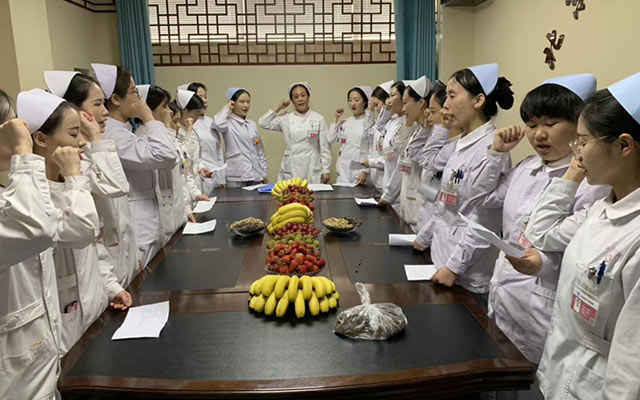 【5.12护士节】9游平台,9游(中国)举办茶话会白衣天使受表彰(图2)